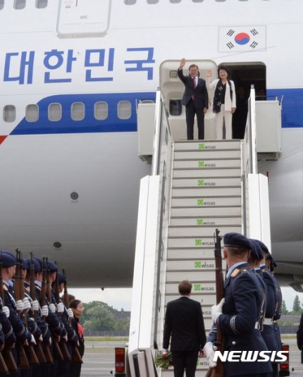 문재인 대통령 베를린 도착 사진 | 인스티즈