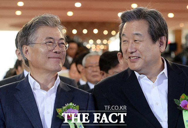나이 들면서 얼굴의 느낌이 바뀌는듯한 문재인.jpg | 인스티즈