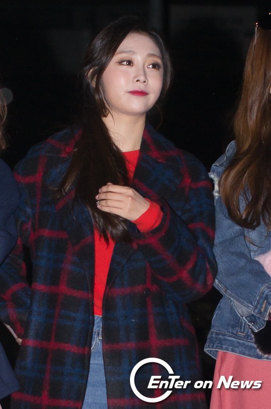 [러블리즈] 오늘자 뮤뱅 서지수 출근길 jpg | 인스티즈