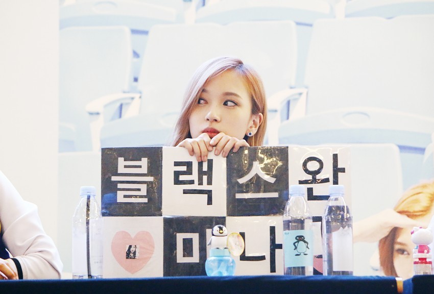 [트와이스] 오늘자 팬싸인회 시무룩한 미나 | 인스티즈