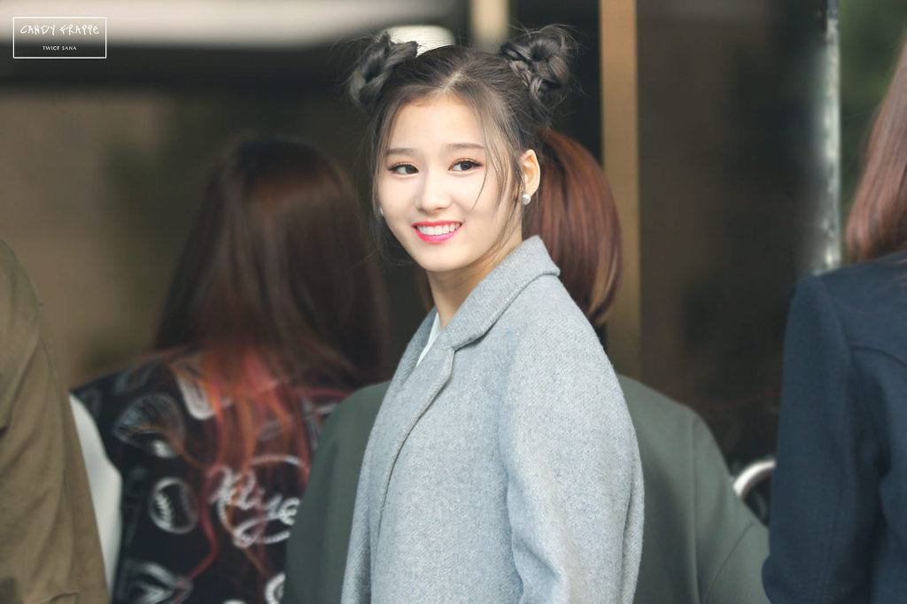 매일 헤어스타일이 바뀌는 트와이스 사나.jpg | 인스티즈