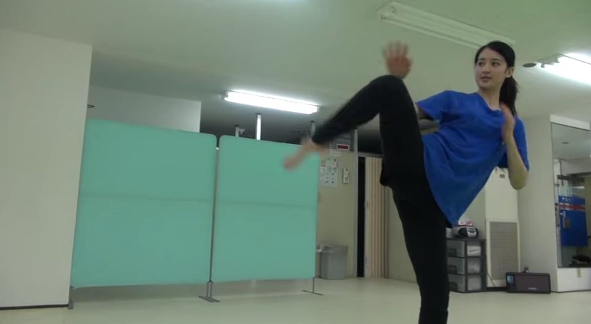 발차기하는 처자 | 인스티즈