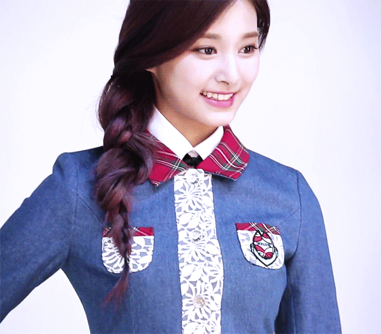 [twice] 오늘자 트와이스 스쿨룩스 화보 메이킹 영상 움짤.gif | 인스티즈