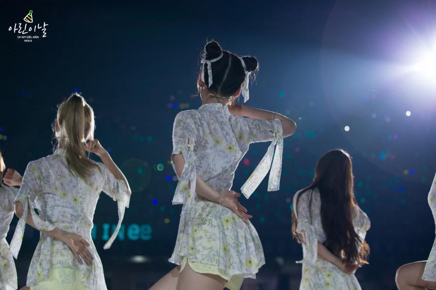 뒷모습도 너무 애기애기한 걸그룹 오마이걸 아린.JPG | 인스티즈