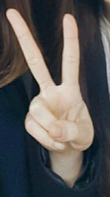 프로듀스101 의외인 윤채경 손가락 길이.gif | 인스티즈