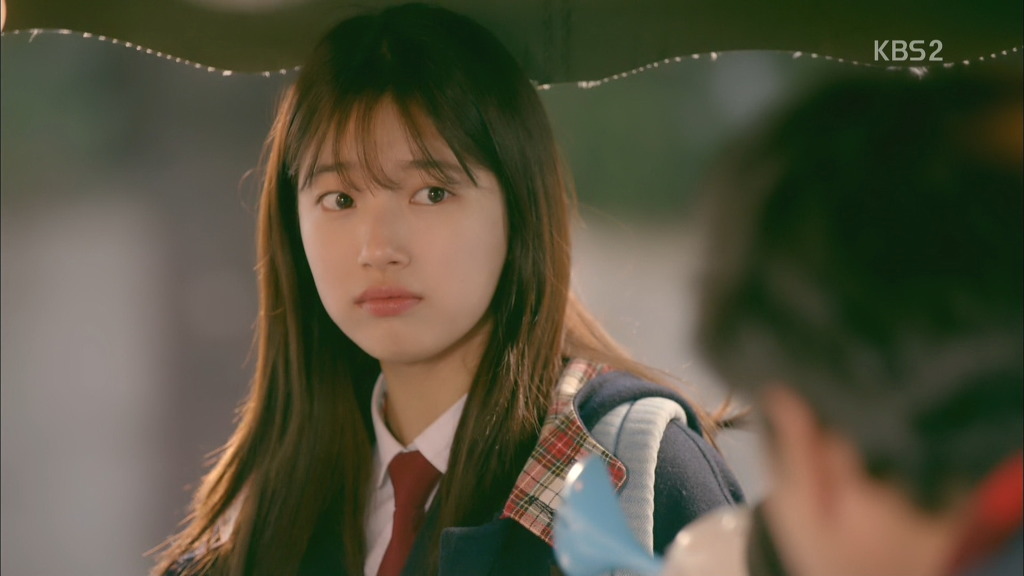 드라마에서 교복입은 수지.jpg | 인스티즈
