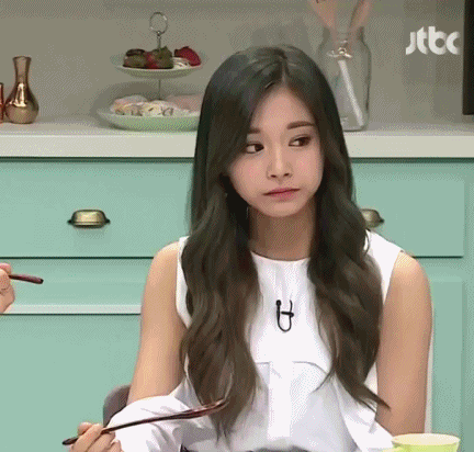 맛있는 음식을 먹은 쯔위 반응 | 인스티즈