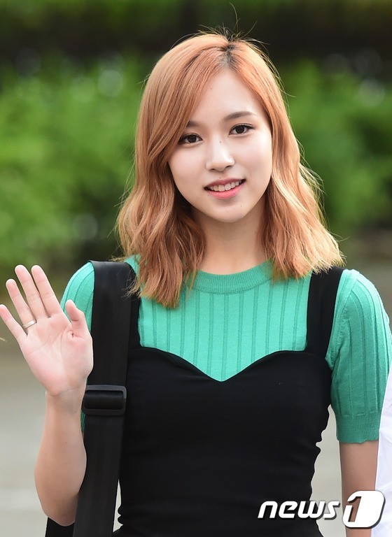 160520 뮤직뱅크 출근길 트와이스 미나 | 인스티즈