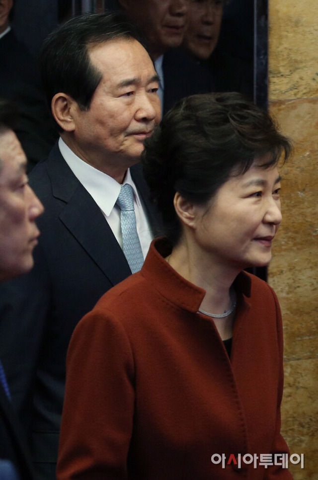 오늘자 박근혜 | 인스티즈