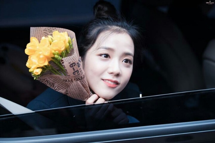 오늘자 블랙핑크 지수 인가 퇴근길 직찍 | 인스티즈