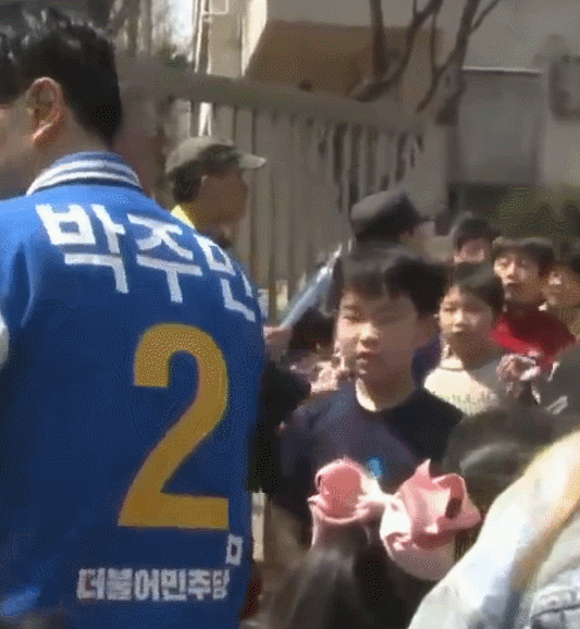 문재인과 한 어린이.jpgif | 인스티즈