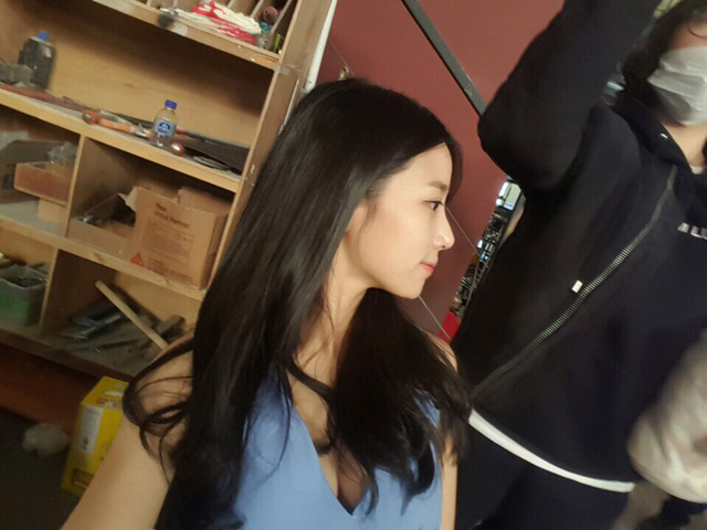 이런 여성이 지나가면 한번더 뒤돌아본다vs가던 길 간다 | 인스티즈