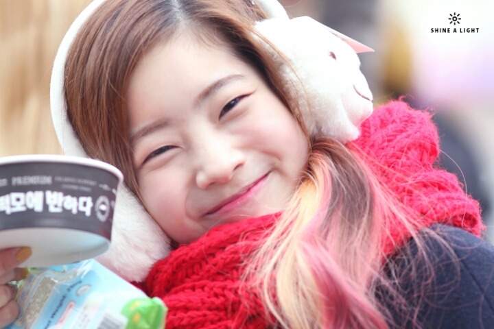 추워서 볼 빨개진 트와이스 다현이 | 인스티즈