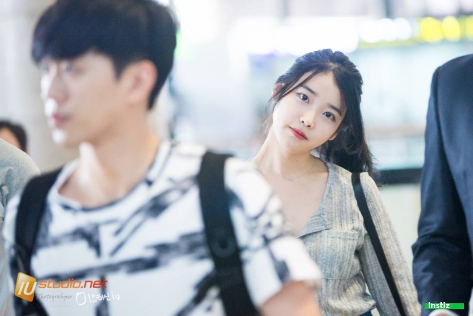 아이유와 눈맞춤 | 인스티즈
