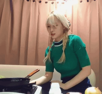 여러가지 컨셉이 가능한 모모.gif | 인스티즈