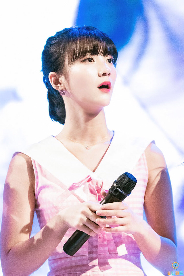 [오마이걸] 오늘은 내가 좋아하는 선수의 생일이라서 비니 | 인스티즈