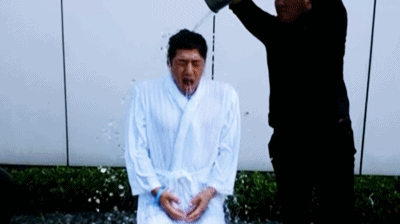 황정민이 아이스버킷챌린지 때 지목한 배우.gif | 인스티즈