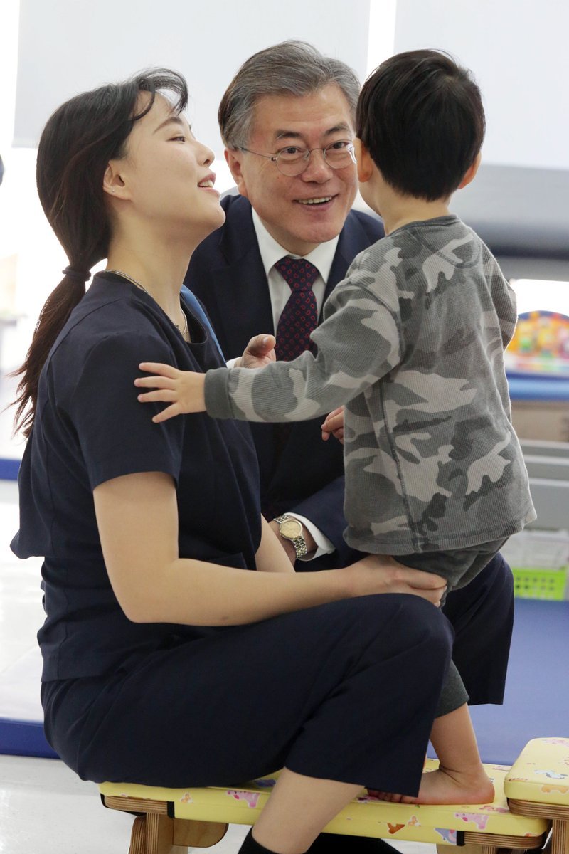 오늘도 열일한 문재인 | 인스티즈