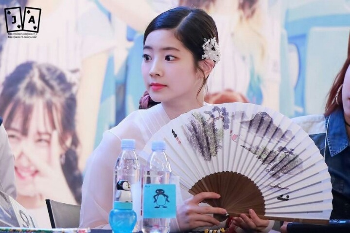 [트와이스] 추석기념 한복 입은 다현이 | 인스티즈