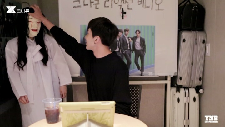 눈치없기론 지석진 뺨치는 아이돌 (귀짤주의) | 인스티즈