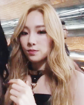 여자가 머리넘길 때.gif | 인스티즈