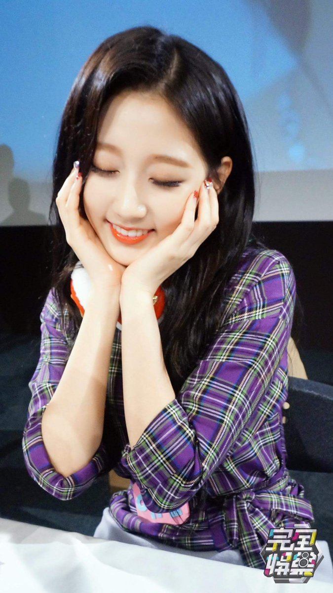 [러블리즈] 휴일에 대청소나 할까해서 예인이 | 인스티즈