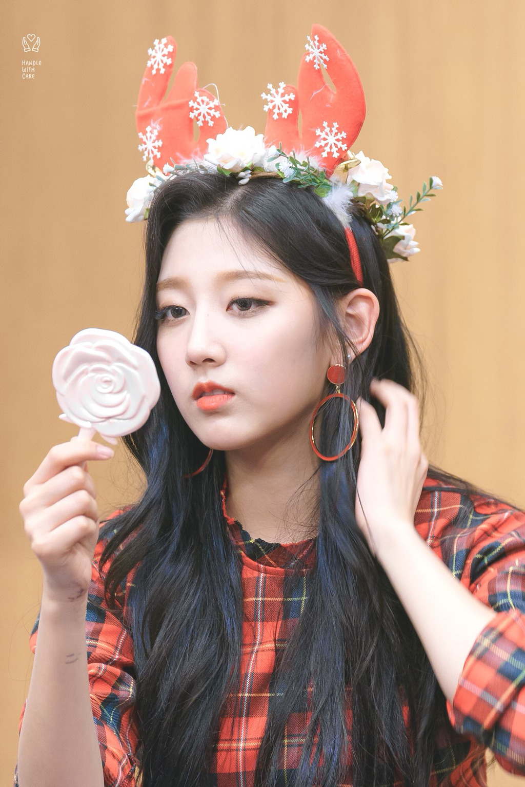 [러블리즈] 친구들이 삼겹살 먹으러 가자고 연락이 와서 예인이 | 인스티즈