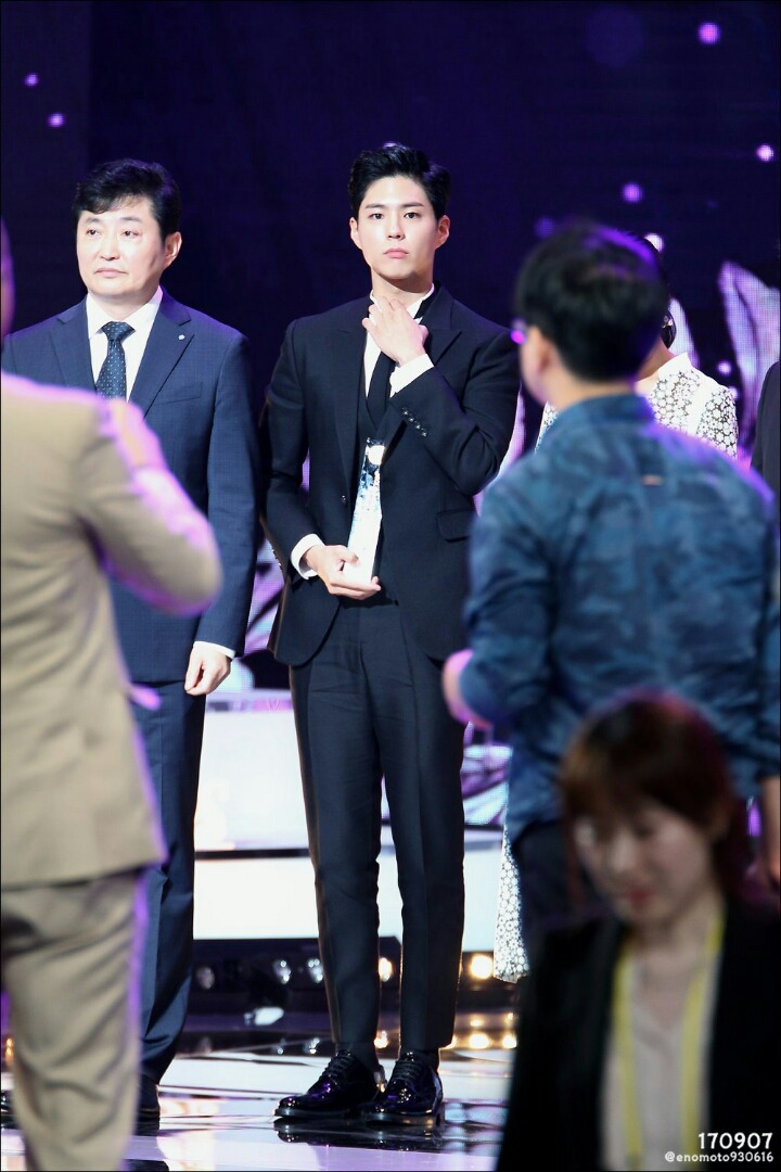 박보검 쓰리피스 수트 코디 수준.JPG | 인스티즈