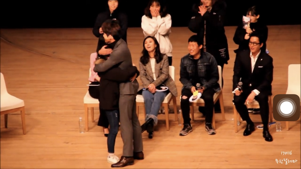 유해진 표정때문이라도 꼭 봐야하는 공조 쇼케이스 현빈 팬의 소원성취.jpg | 인스티즈