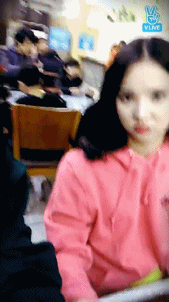 뾰로통해진 여자친구 은하 gif | 인스티즈