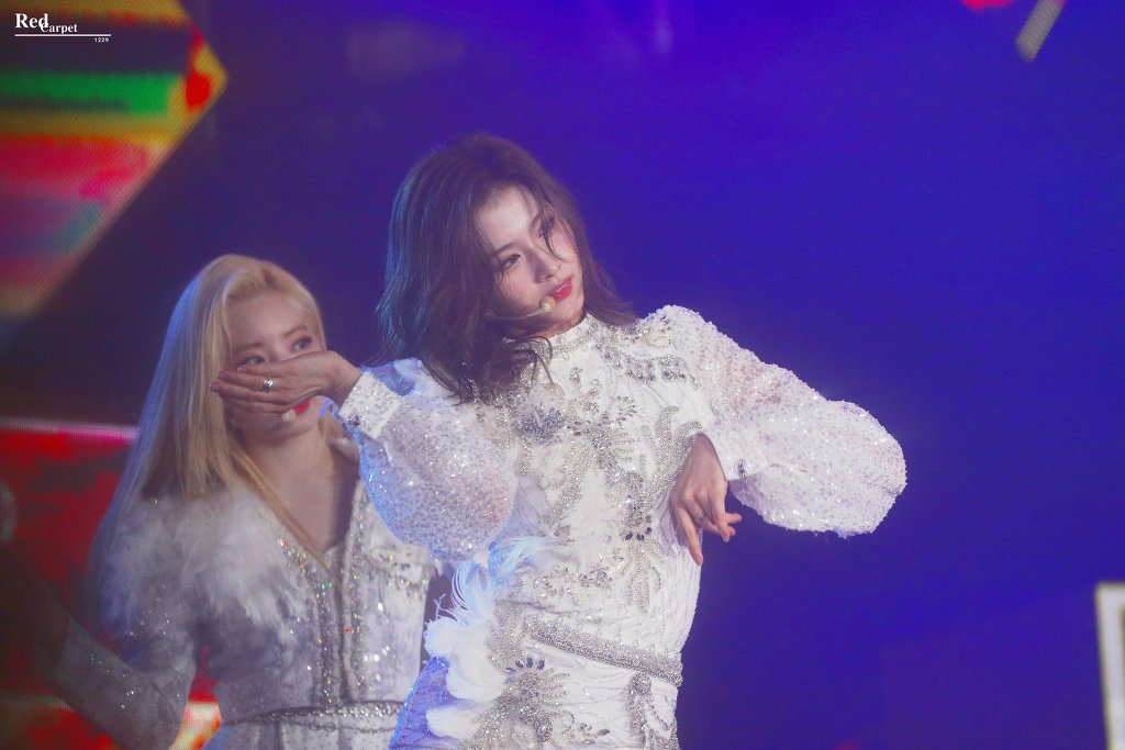 오늘이 생일인 트와이스 사나.jpgif (335장) | 인스티즈