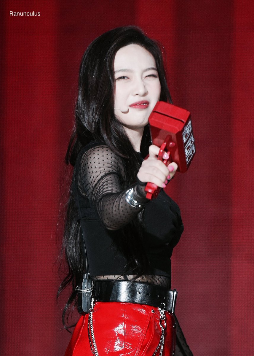 레드벨벳의 큐티섹시갓 둥둥이 조이.jpg | 인스티즈