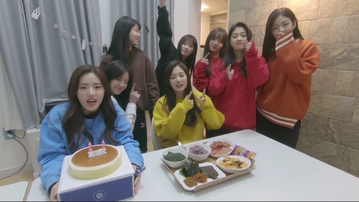 [Fromis_9] 캡틴 이새롬의 생일을 준비하는 귀요미들.jpg | 인스티즈
