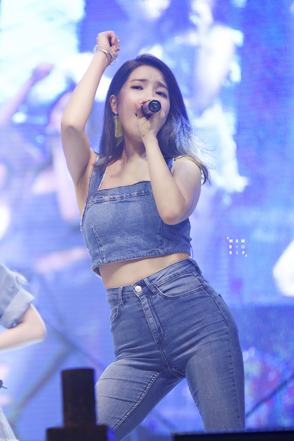 복근이 섹시한 마마무 솔라 | 인스티즈