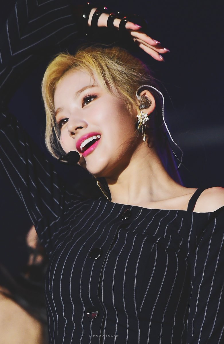 사나는 예쁘다.jpgif | 인스티즈