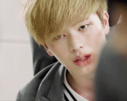 드라마 속 시청자들 눈물버튼이 된 남자 캐릭터들.gif | 인스티즈
