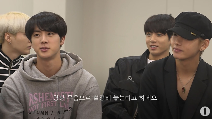 영국 BBC 라디오 다큐에 나온 방탄소년단 연습실 인터뷰 무보정 캡쳐.JPG | 인스티즈