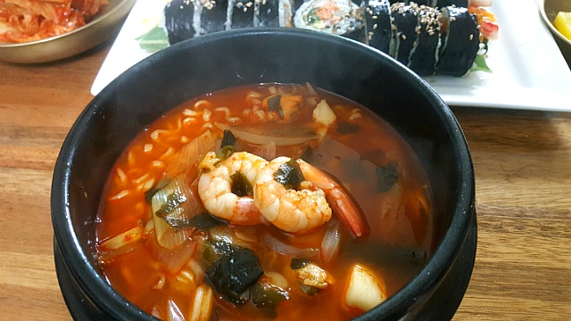 김밥에 라면 이미지