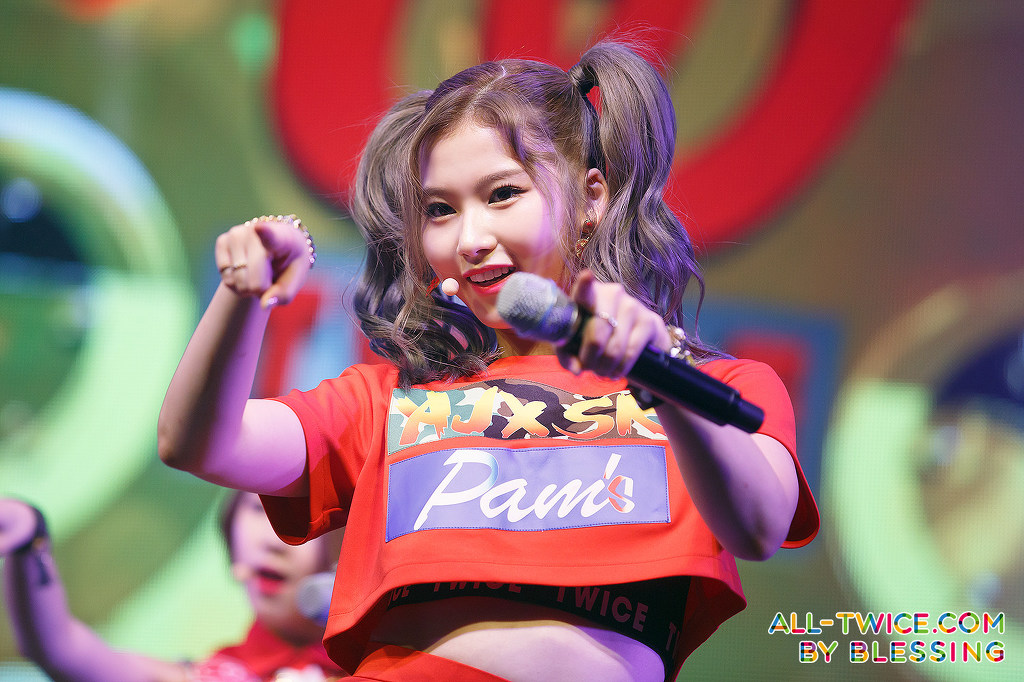 우아하게 시절 트와이스 사나.jpgif | 인스티즈