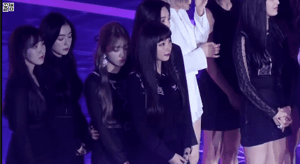 가요대전 오프닝때 레드벨벳 모습.gif | 인스티즈