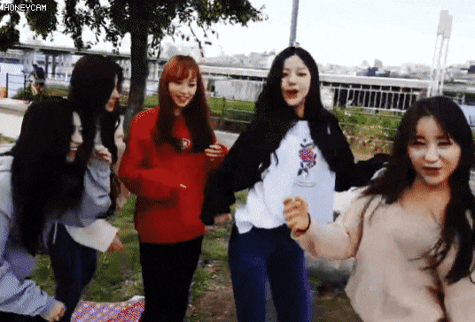 오늘 브이앱 하다가 실검에 떴다고 난리난 아이즈원.gif | 인스티즈