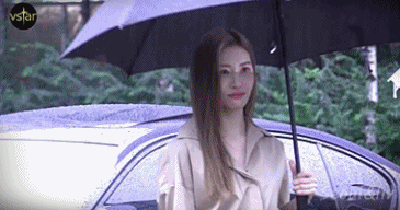 아이돌 구경하는 연예인 gif | 인스티즈