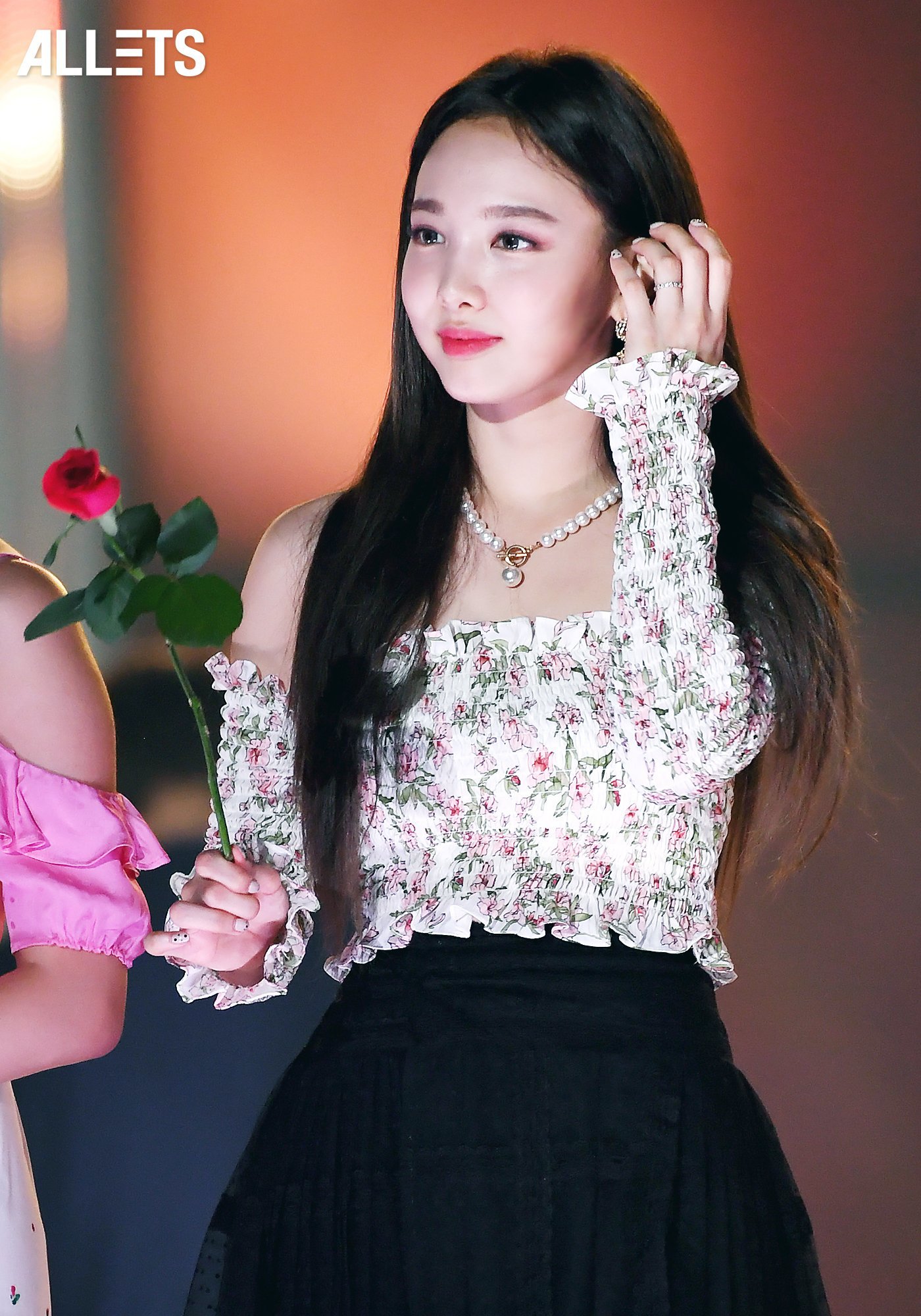 오늘이 생일인 트와이스 맏내 나연이.jpgif | 인스티즈