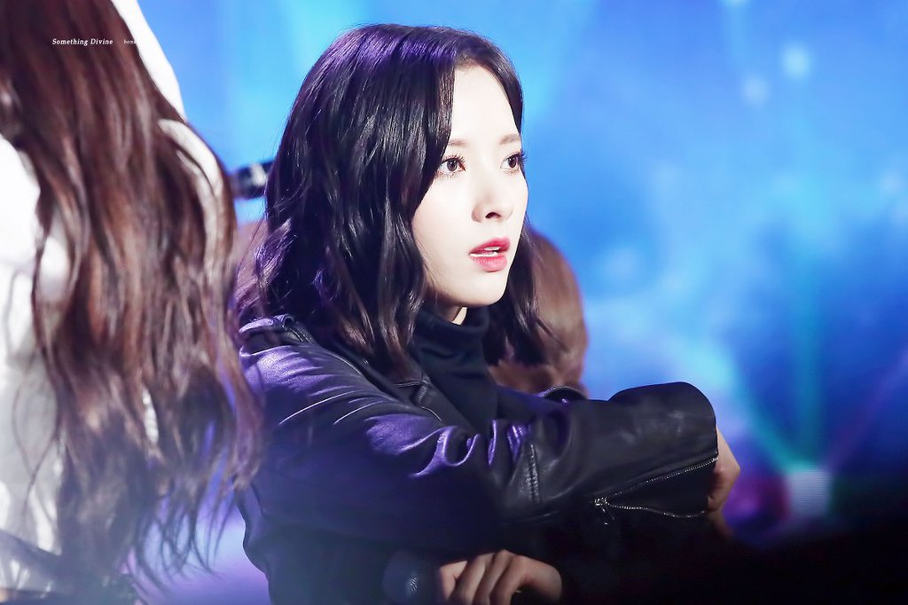 라이더 자켓입은 우조소녀 보나.jpgif | 인스티즈