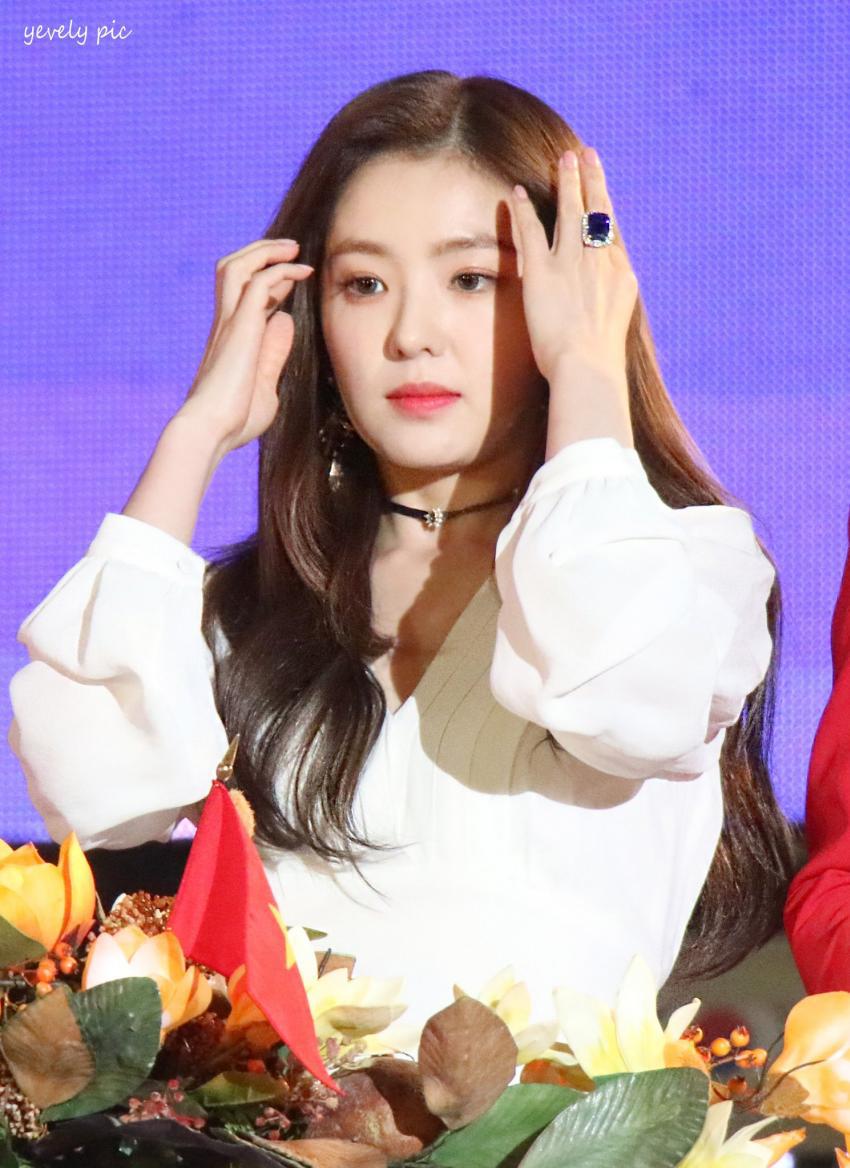 화이트가 잘 어울리는 아이린.jpgif | 인스티즈