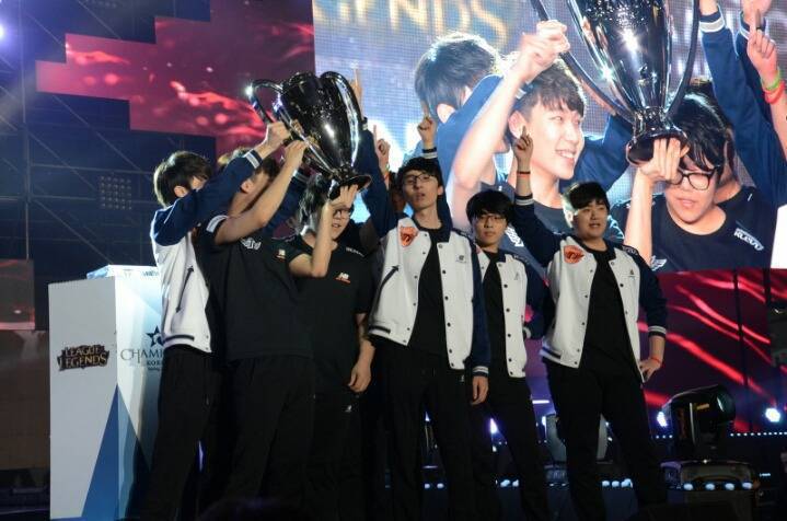 [LOL] RNG 롤드컵 우승했다면 역대급 포스 두팀이랑 동급이다 vs 힘들다 | 인스티즈
