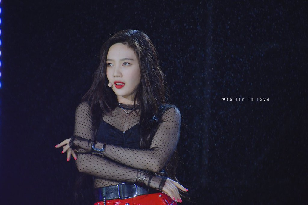 레드벨벳의 큐티섹시갓 둥둥이 조이.jpg | 인스티즈