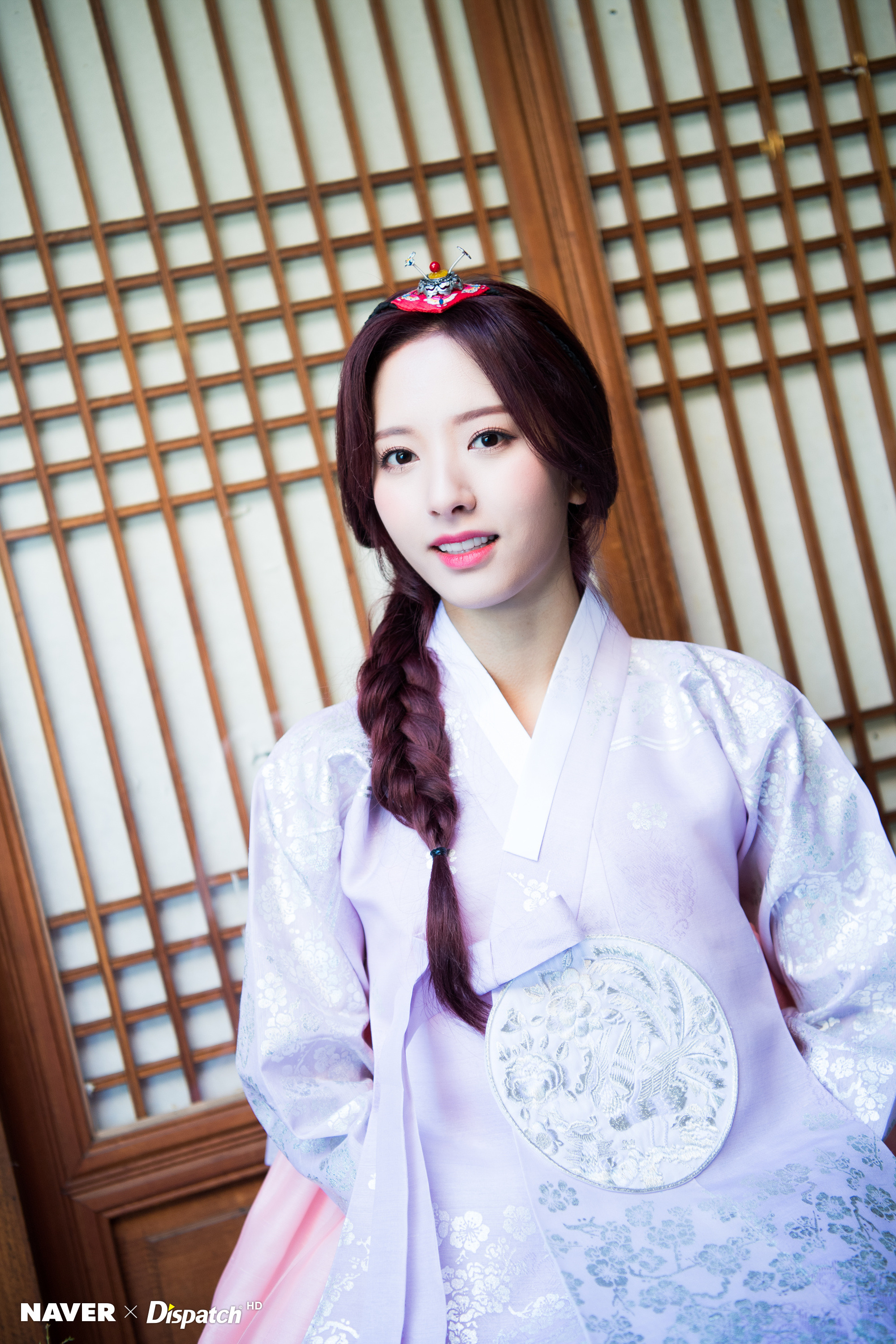 [사이즈핵큼] 오늘자 한복입은 우주소녀 보나.jpg | 인스티즈