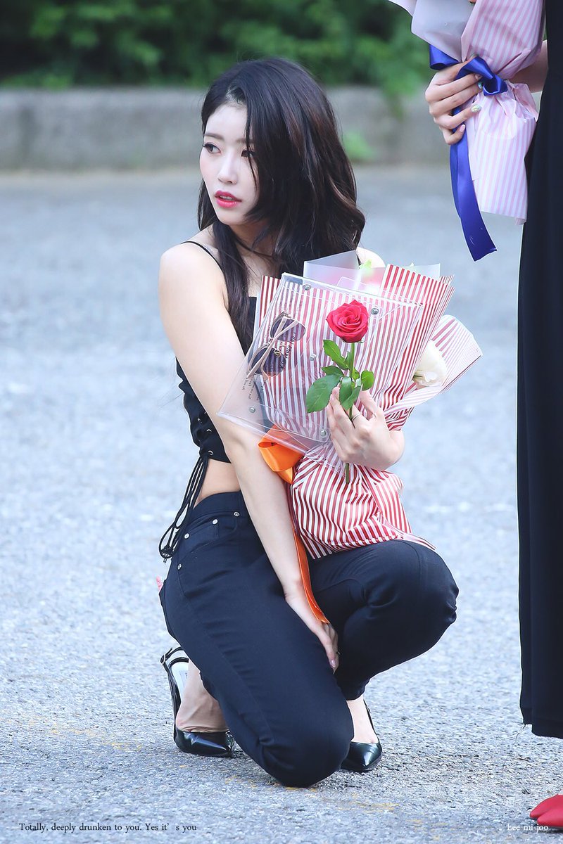 러블리즈 미주의 역대 출근길 모습 중에 최고 레전드 날.jpgif | 인스티즈