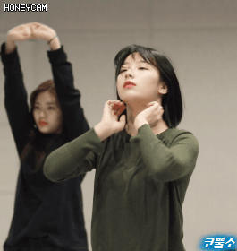 180621. 프로미스나인 멤버와 함께 있는 맏언니 이새롬.jpg | 인스티즈
